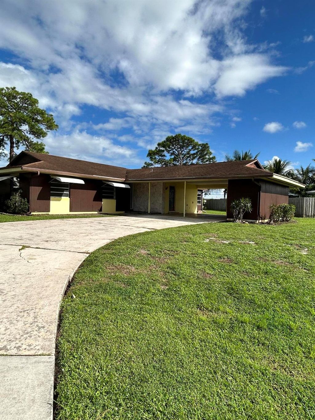 Photo of 414 SE Tranquilla Avenue, Port St Lucie, FL 34983 (MLS # R10926222)