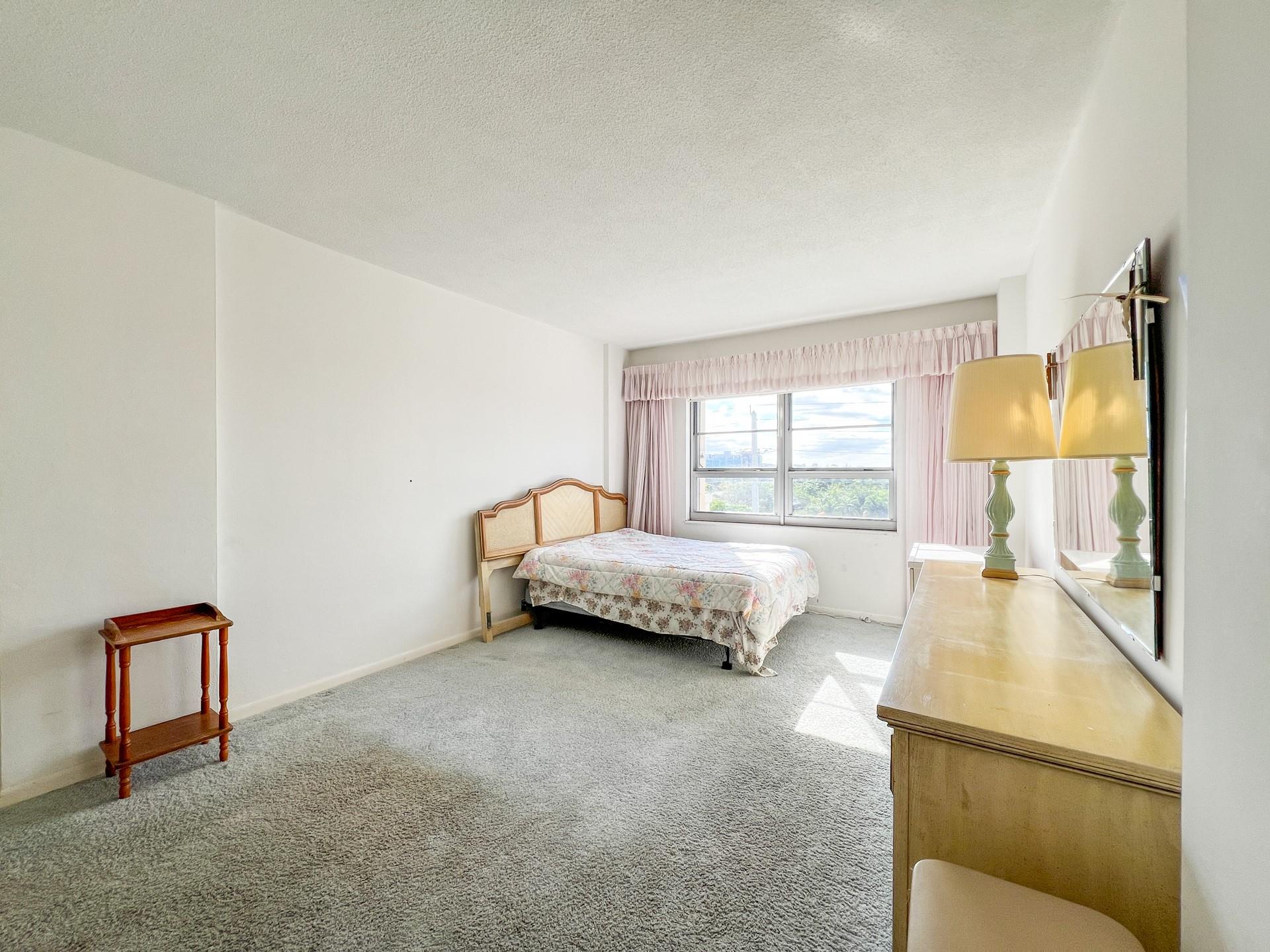 CORAL LAKE TOWER CONDO - Residential