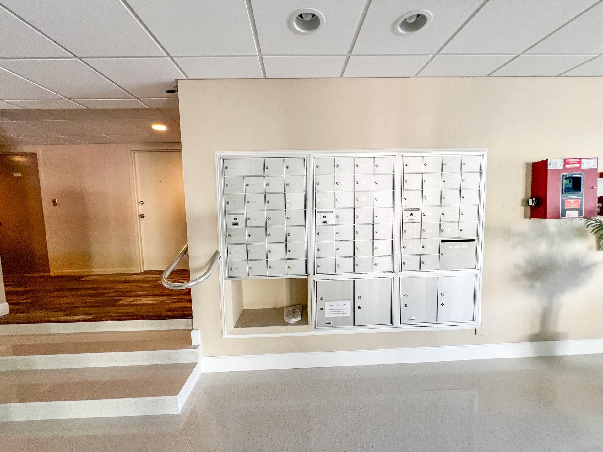 CORAL LAKE TOWER CONDO - Residential