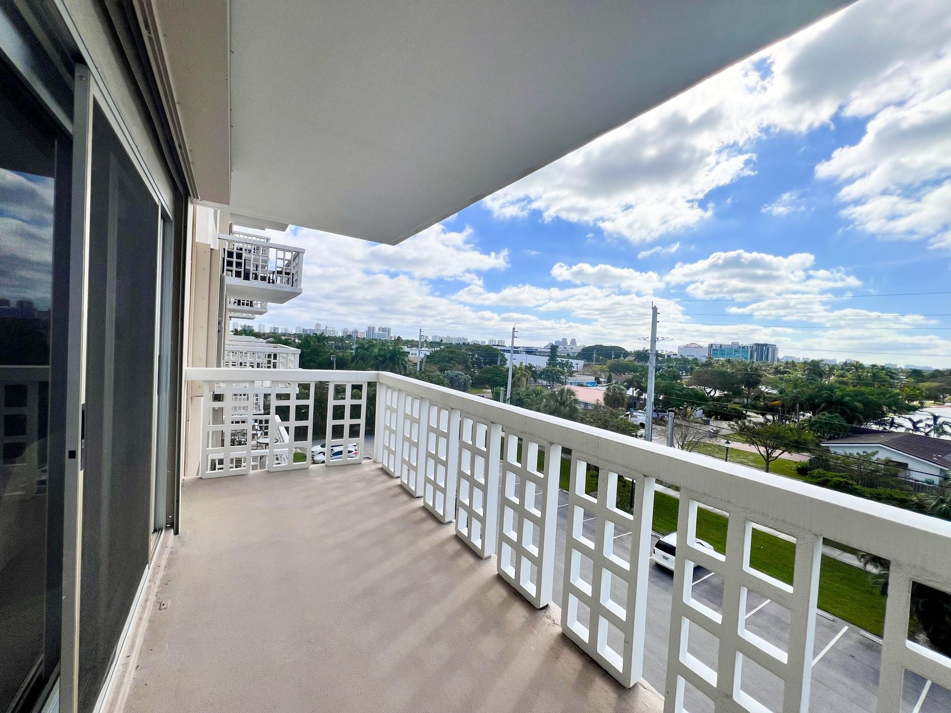 CORAL LAKE TOWER CONDO - Residential