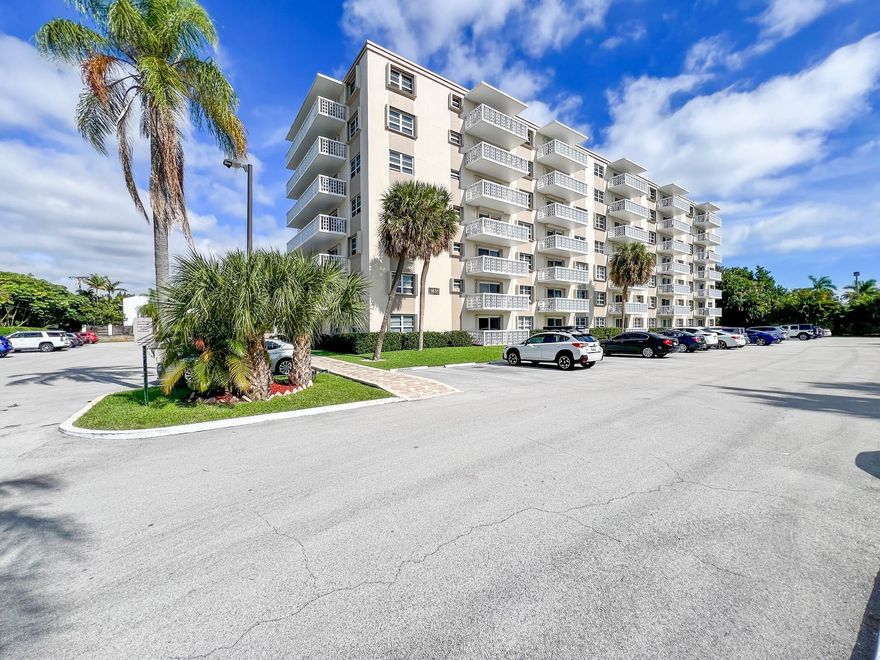 Check out this handyman special. Excellent location in an updated building that is well maintained. This unit is in need of major TLC or complete renovation which makes is perfect for anyone looking to put their personal touches on it. This is an estate property subject to probate.
