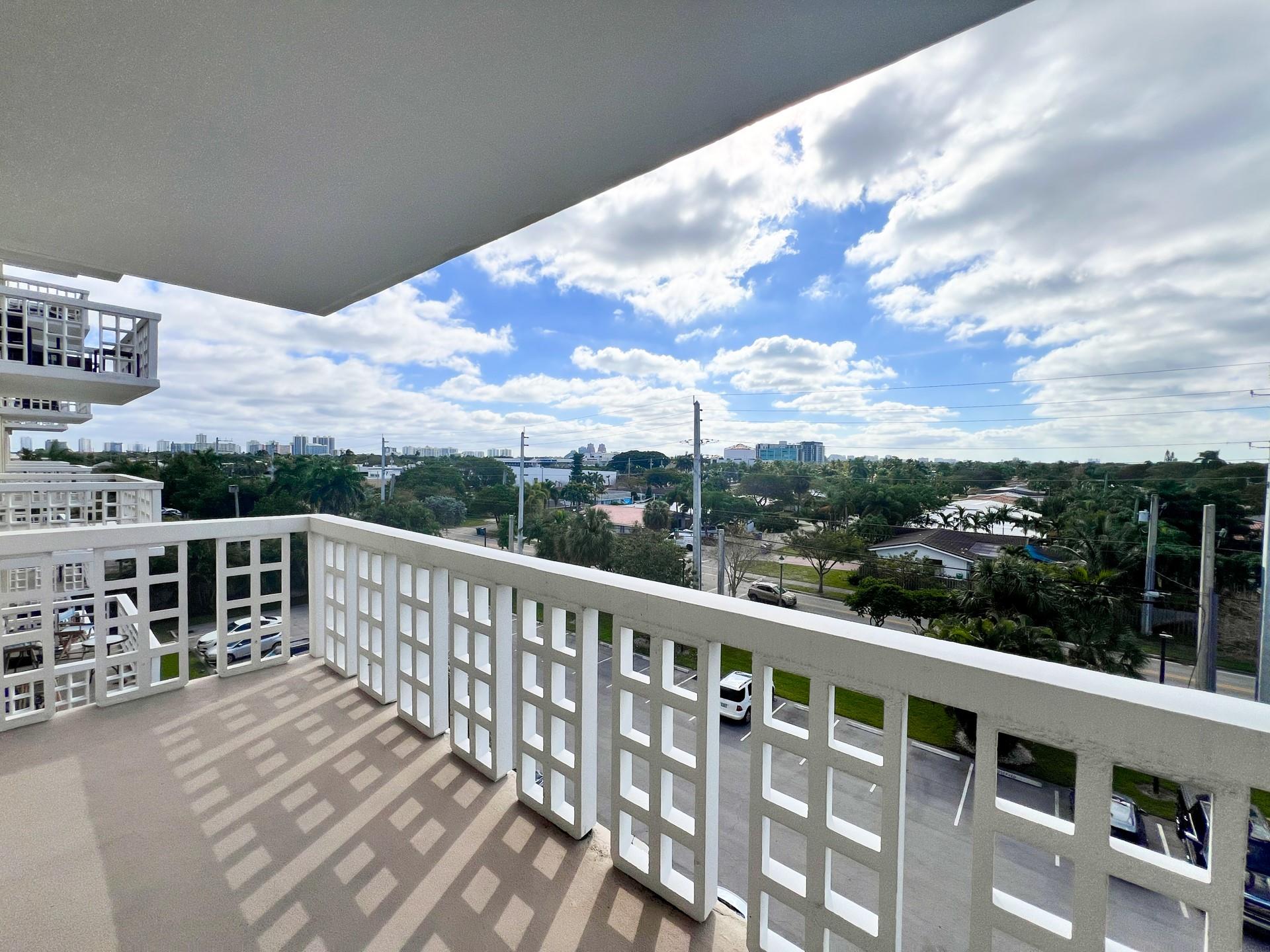 CORAL LAKE TOWER CONDO - Residential