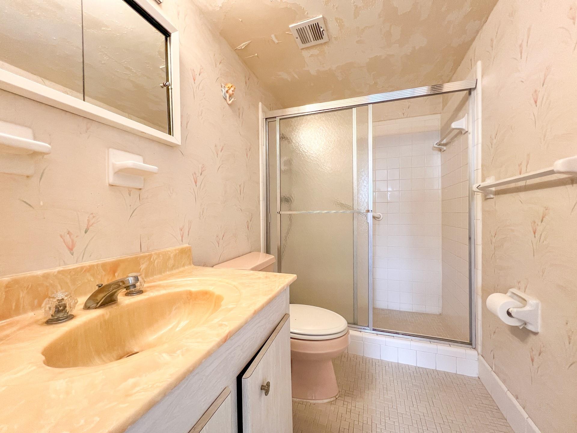 CORAL LAKE TOWER CONDO - Residential