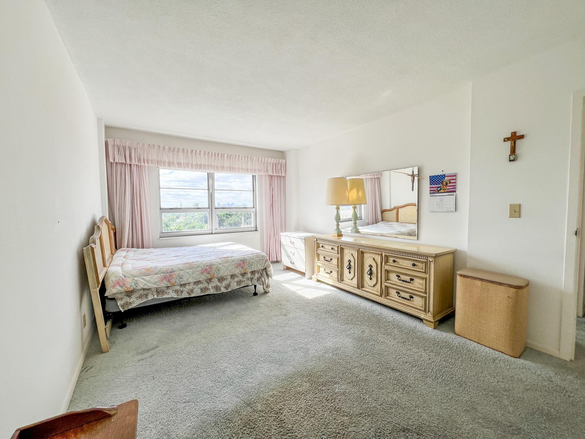 CORAL LAKE TOWER CONDO - Residential