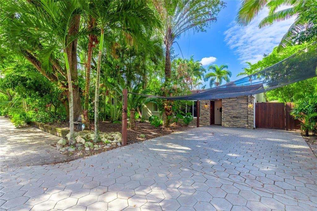 1317 SW 18th Ave