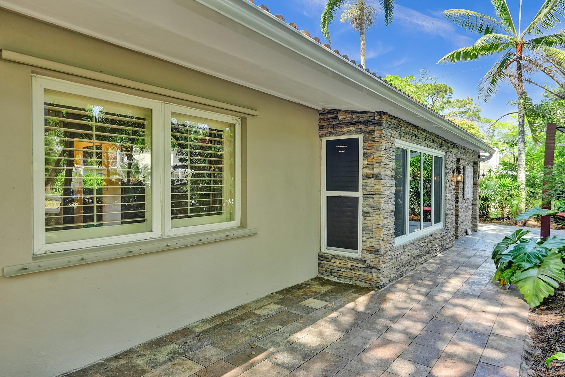 1317 SW 18th Ave