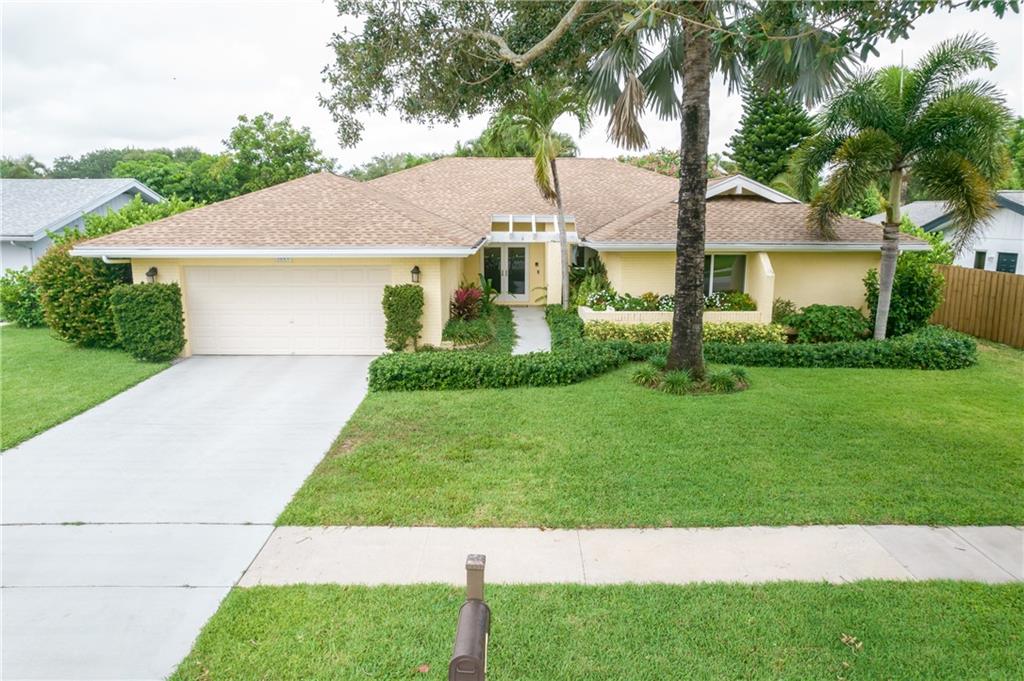 BOCA MADERA UNIT 3 - Residential
