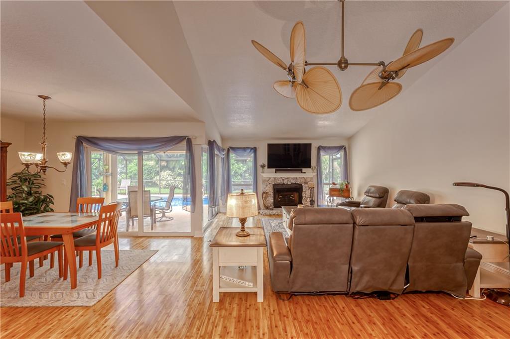 BOCA MADERA UNIT 3 - Residential