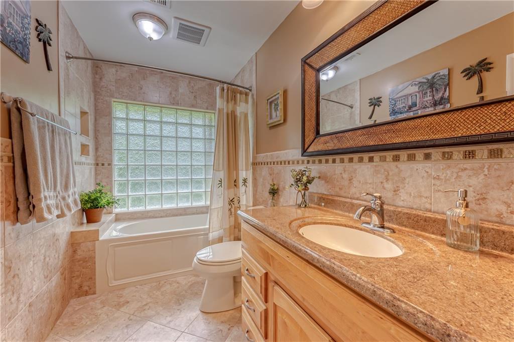 BOCA MADERA UNIT 3 - Residential