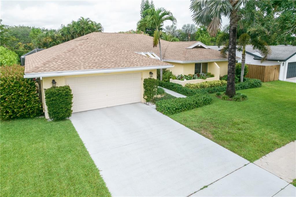 BOCA MADERA UNIT 3 - Residential