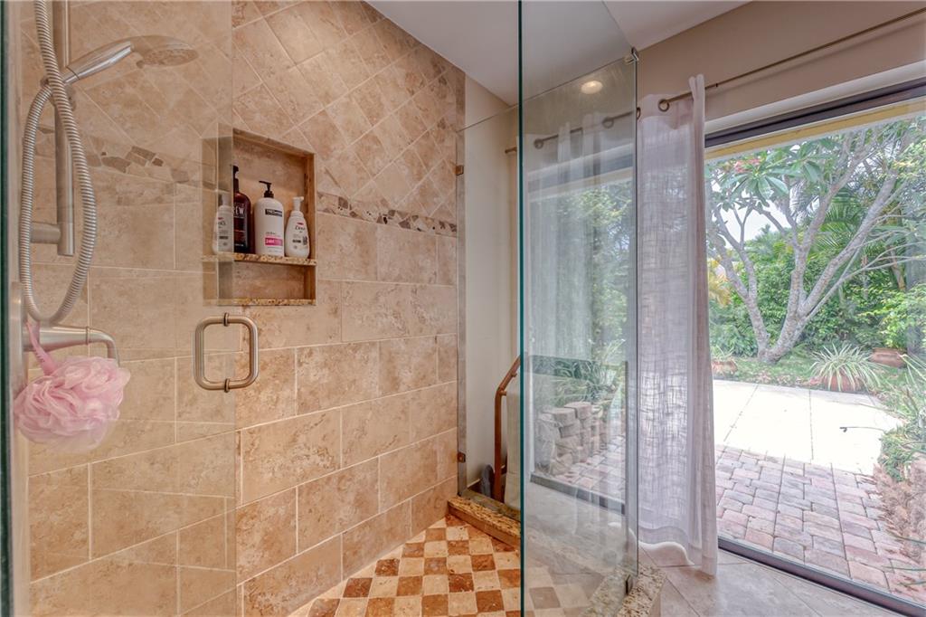 BOCA MADERA UNIT 3 - Residential