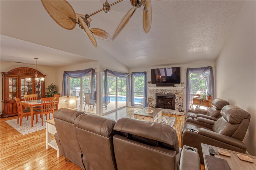 BOCA MADERA UNIT 3 - Residential