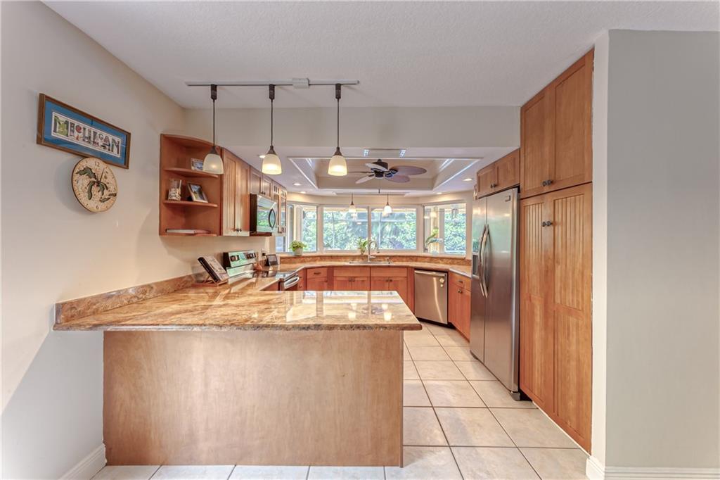 BOCA MADERA UNIT 3 - Residential