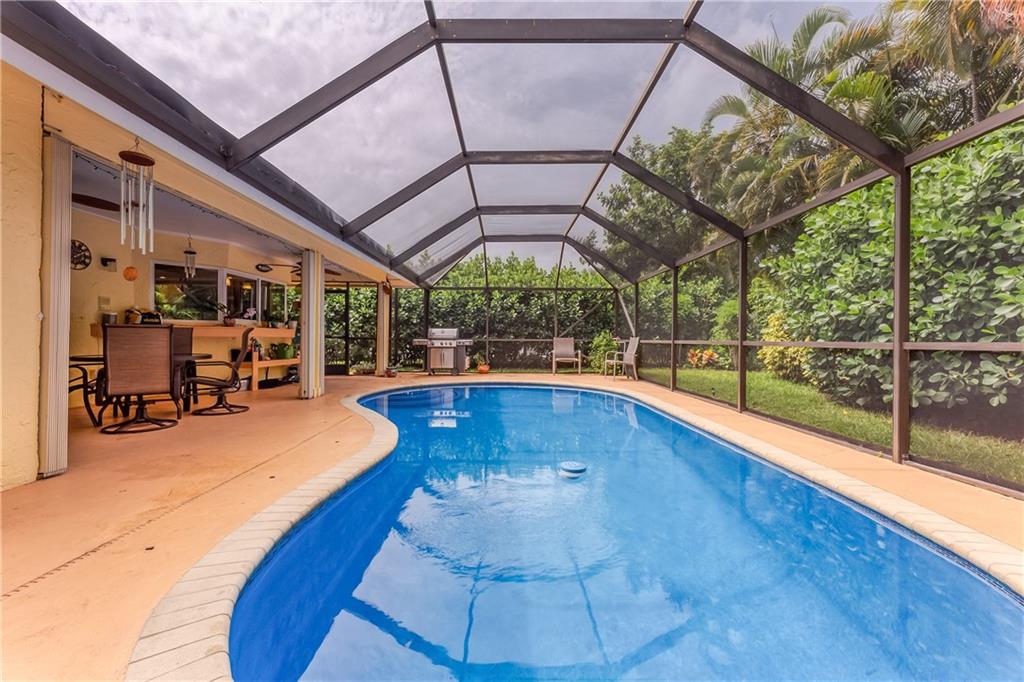BOCA MADERA UNIT 3 - Residential