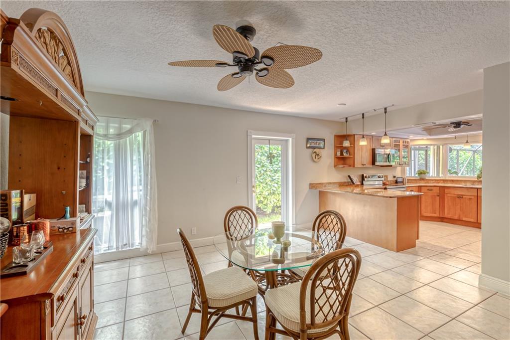 BOCA MADERA UNIT 3 - Residential