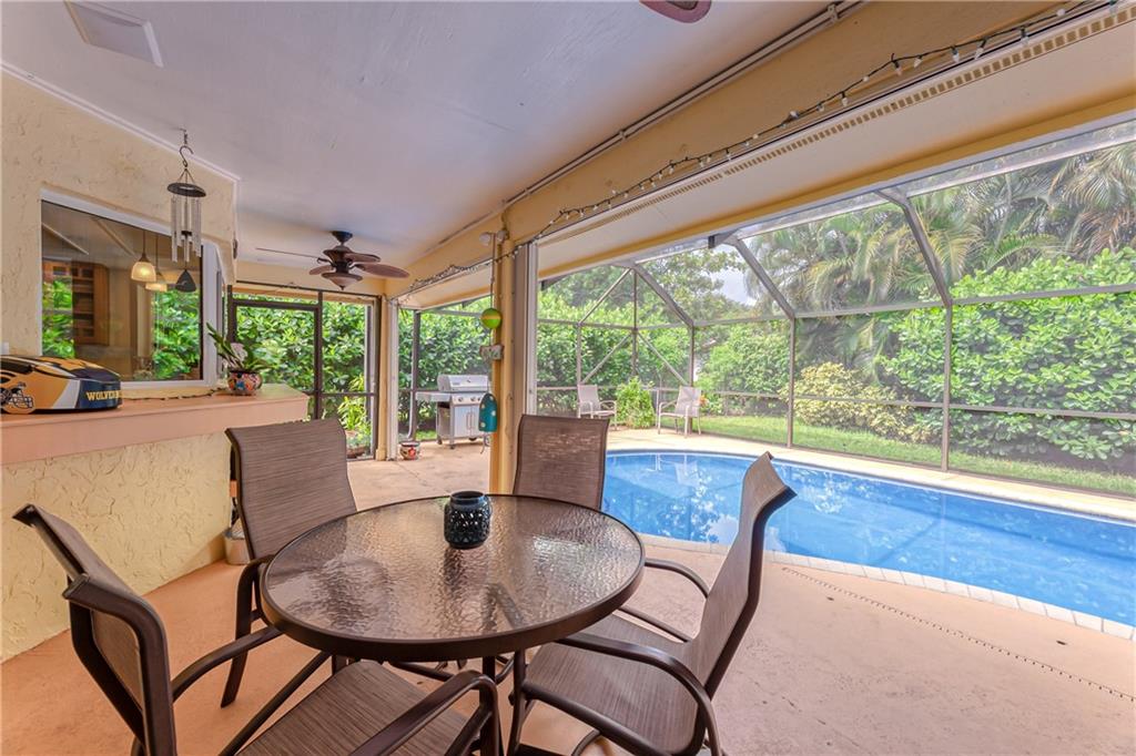 BOCA MADERA UNIT 3 - Residential