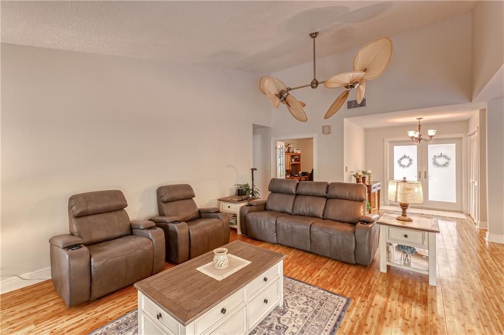 BOCA MADERA UNIT 3 - Residential