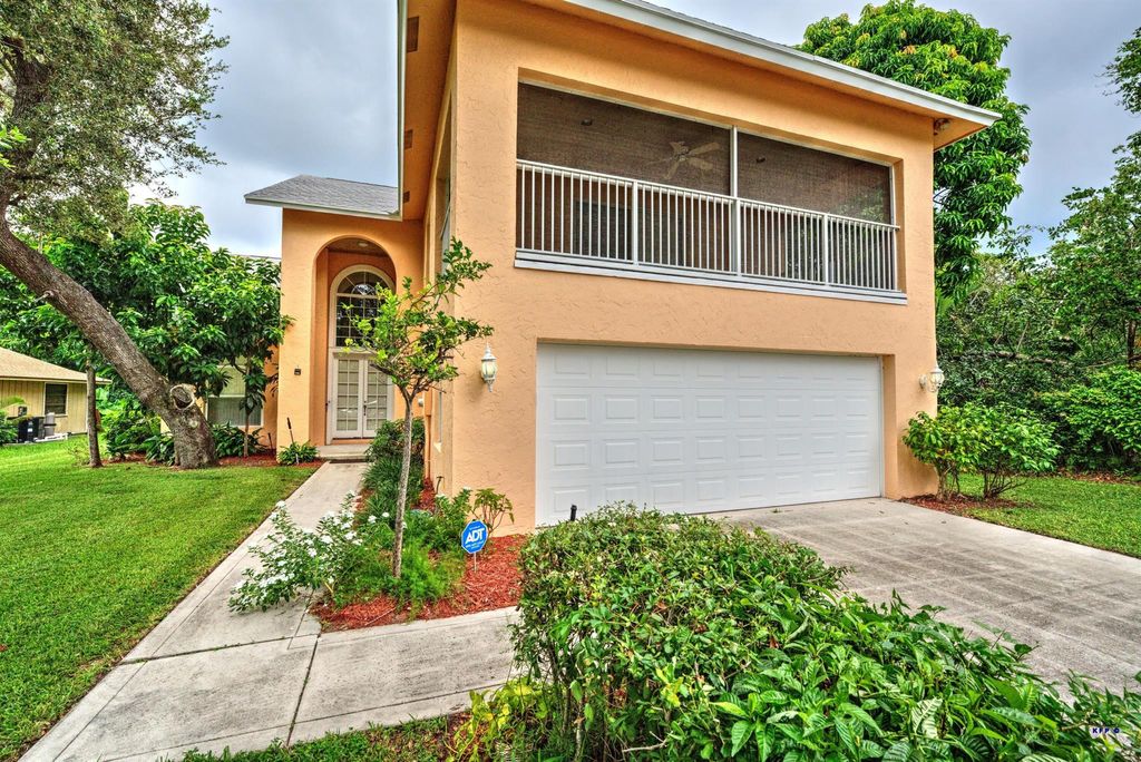Photo of 2555 Prosperity Oaks Court, Palm Beach Gardens, FL 33410 (MLS # R10914779)