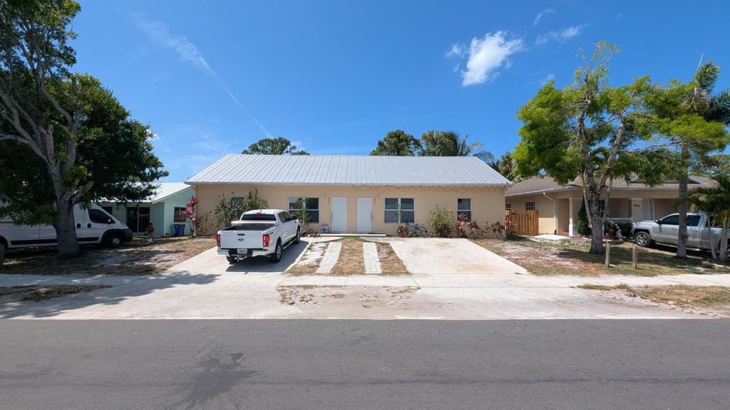 Photo of 2981 SE Fairmont Street, Stuart, FL 34997 (MLS # R11113412)