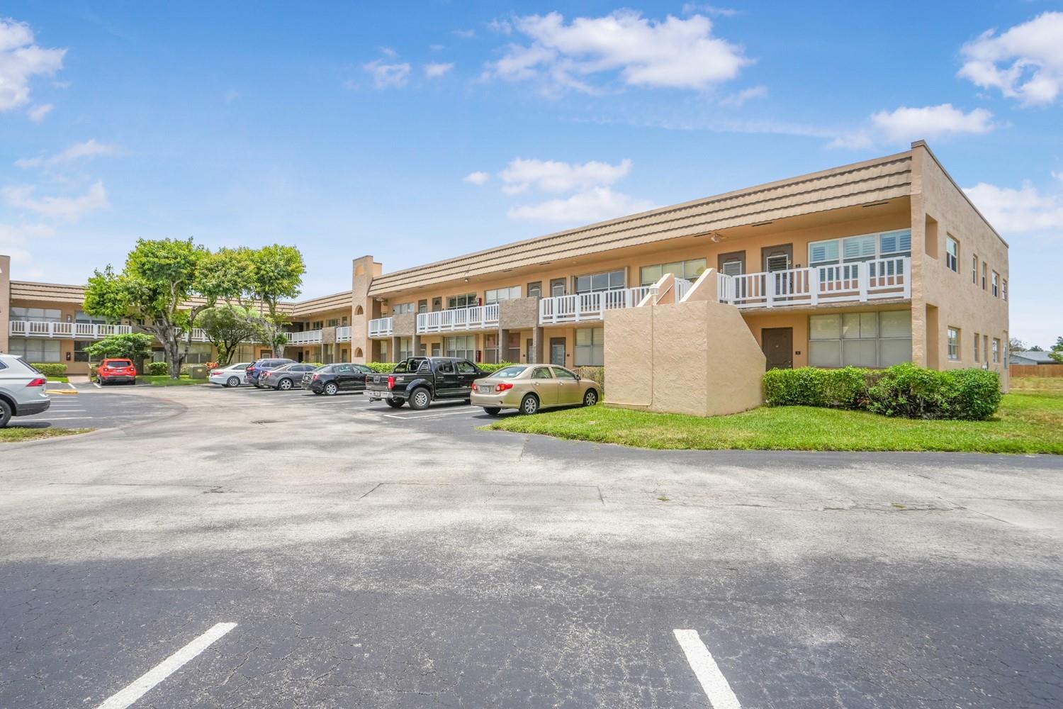 9081 Sunrise Lakes Blvd 214, Sunrise, FL, 33322/$94,999 1 9081 Sunrise Lakes Blvd 214