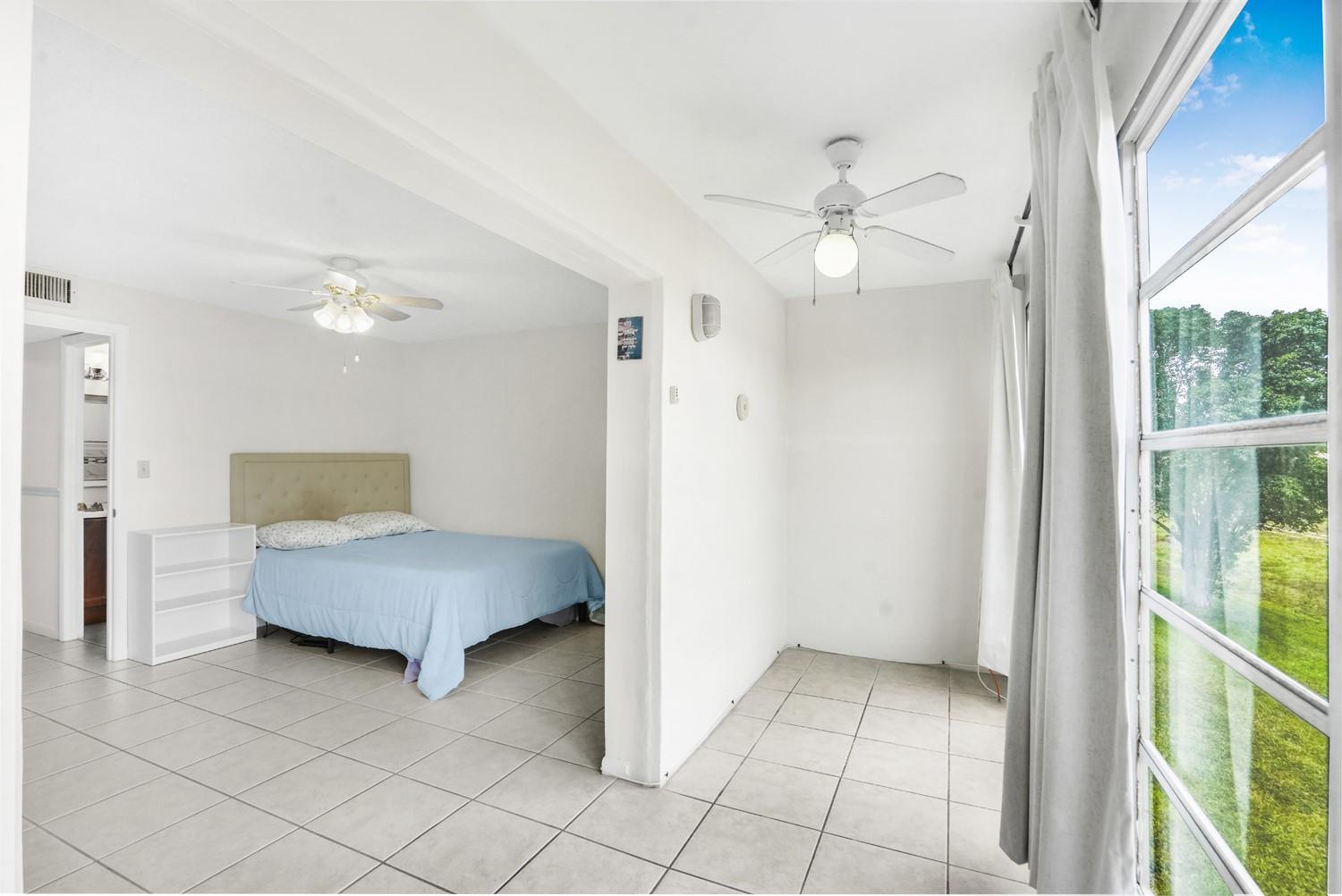 9081 Sunrise Lakes Blvd 214, Sunrise, FL, 33322/$94,999 3 9081 Sunrise Lakes Blvd 214