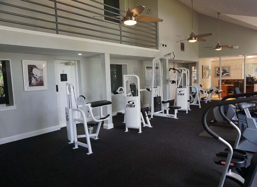 PONTE VERDE AT PALM BEACH LAKES CONDO - Residential