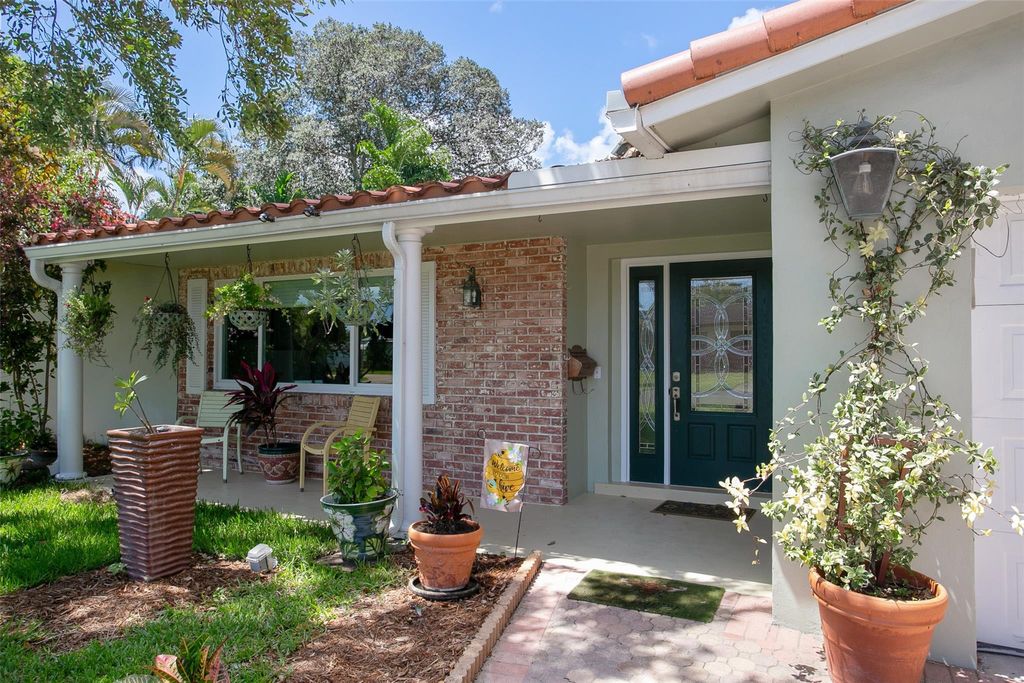 Photo of 5231 NE 14th Ter, Fort Lauderdale, FL 33334 (MLS # F10508005)