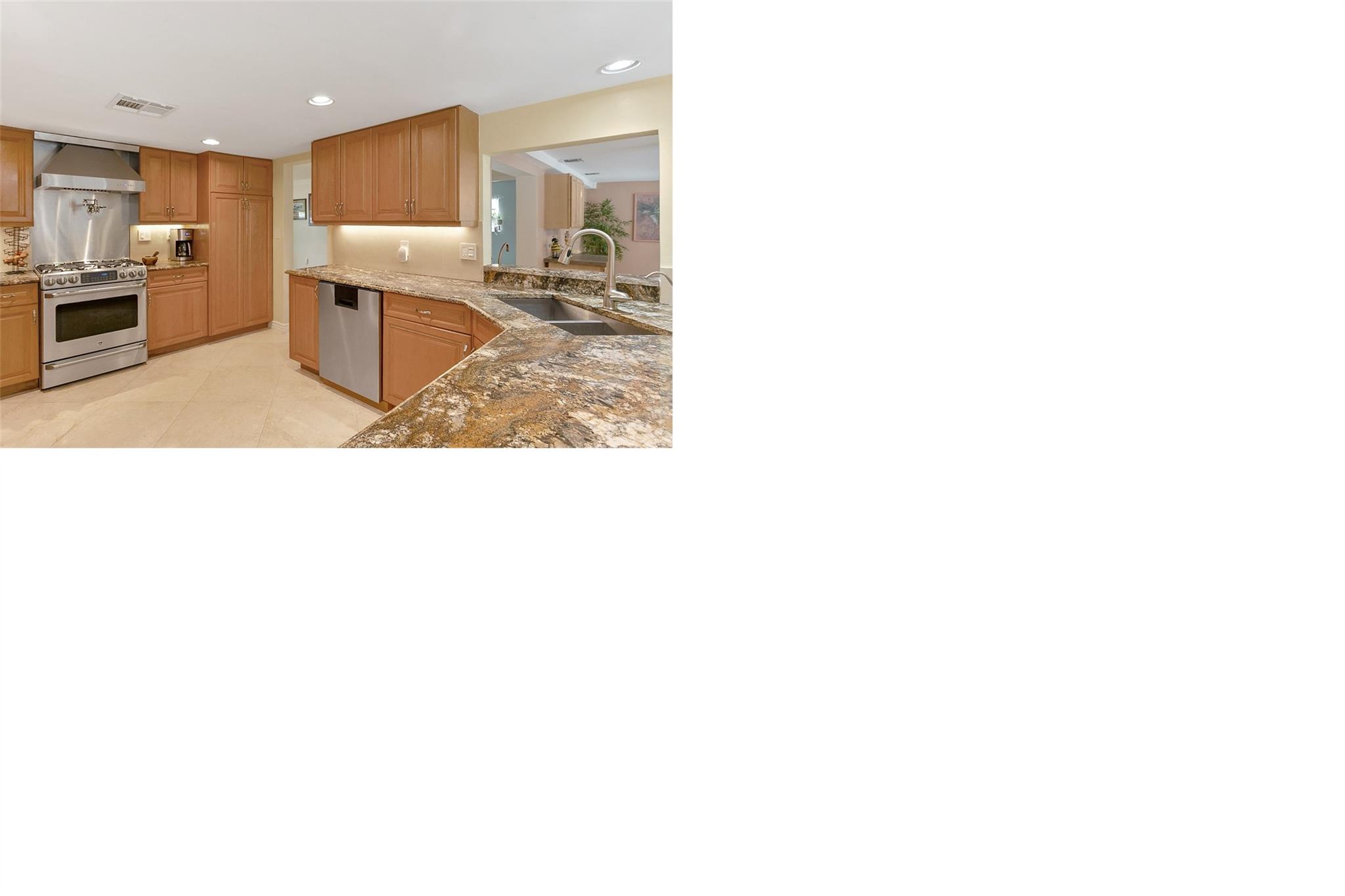5231 NE 14th Ter