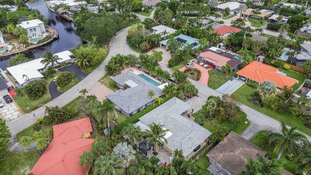 Photo of 1868 NE 33 Court, Oakland Park, FL 33306 (MLS # R11080214)