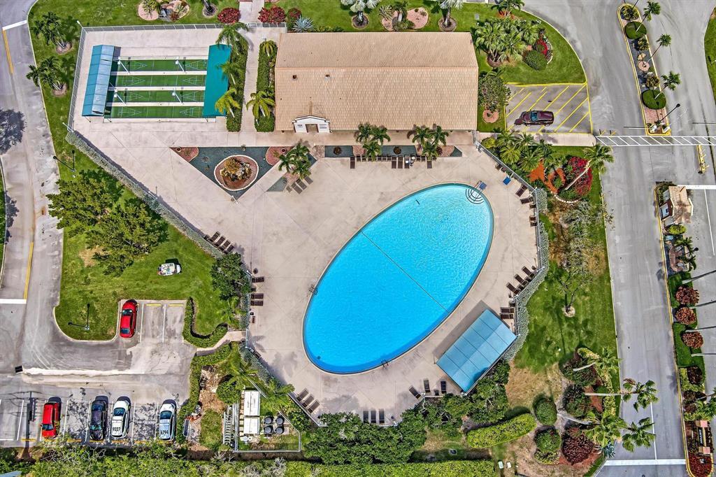 DEVON CONDOMINIUM E - Residential