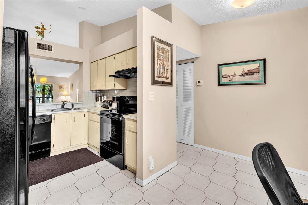 DEVON CONDOMINIUM E - Residential