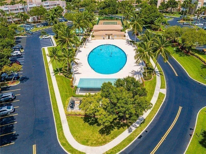 DEVON CONDOMINIUM E - Residential