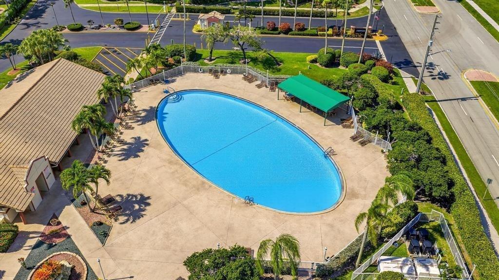 DEVON CONDOMINIUM E - Residential