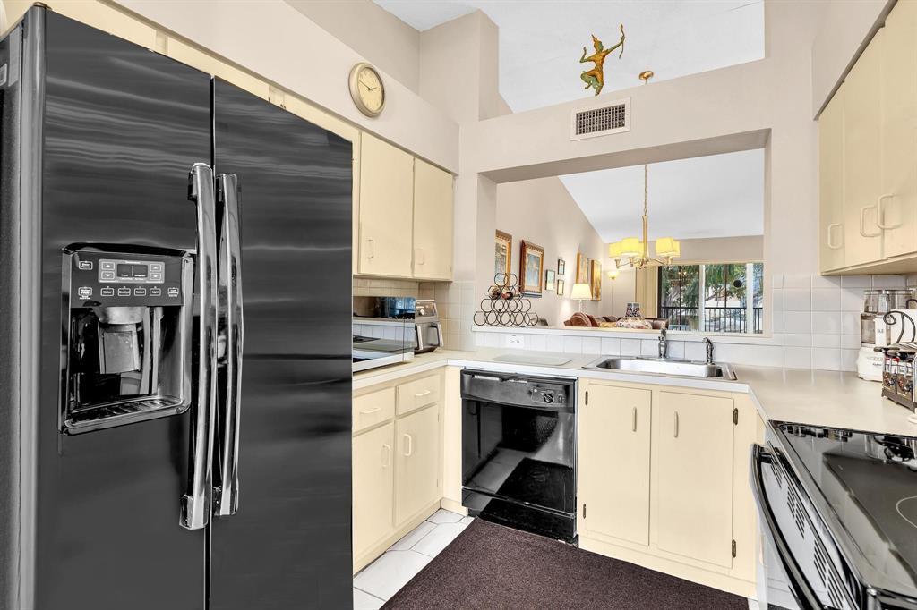 DEVON CONDOMINIUM E - Residential