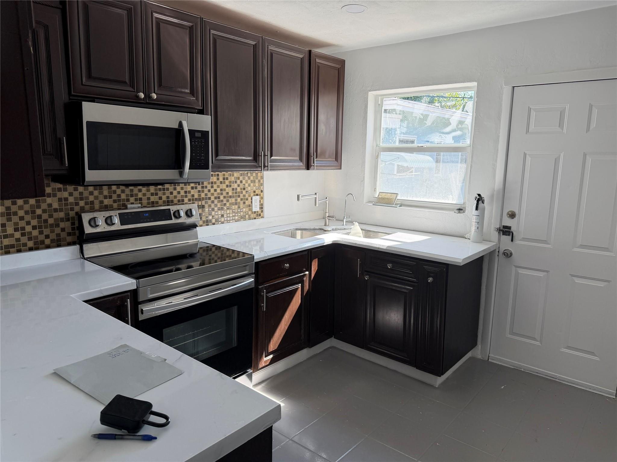 Lawndale 3rd Add - Residential Lease