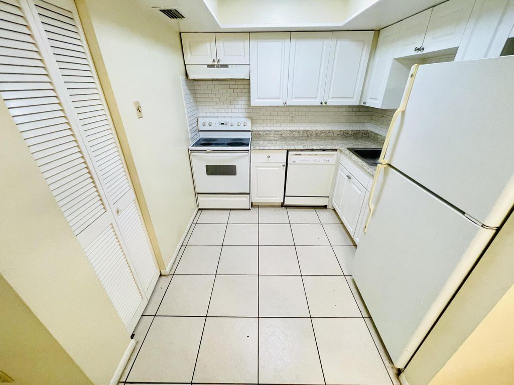 Photo of 3096 Collin Drive #B, West Palm Beach, FL 33406 (MLS # R11114180)