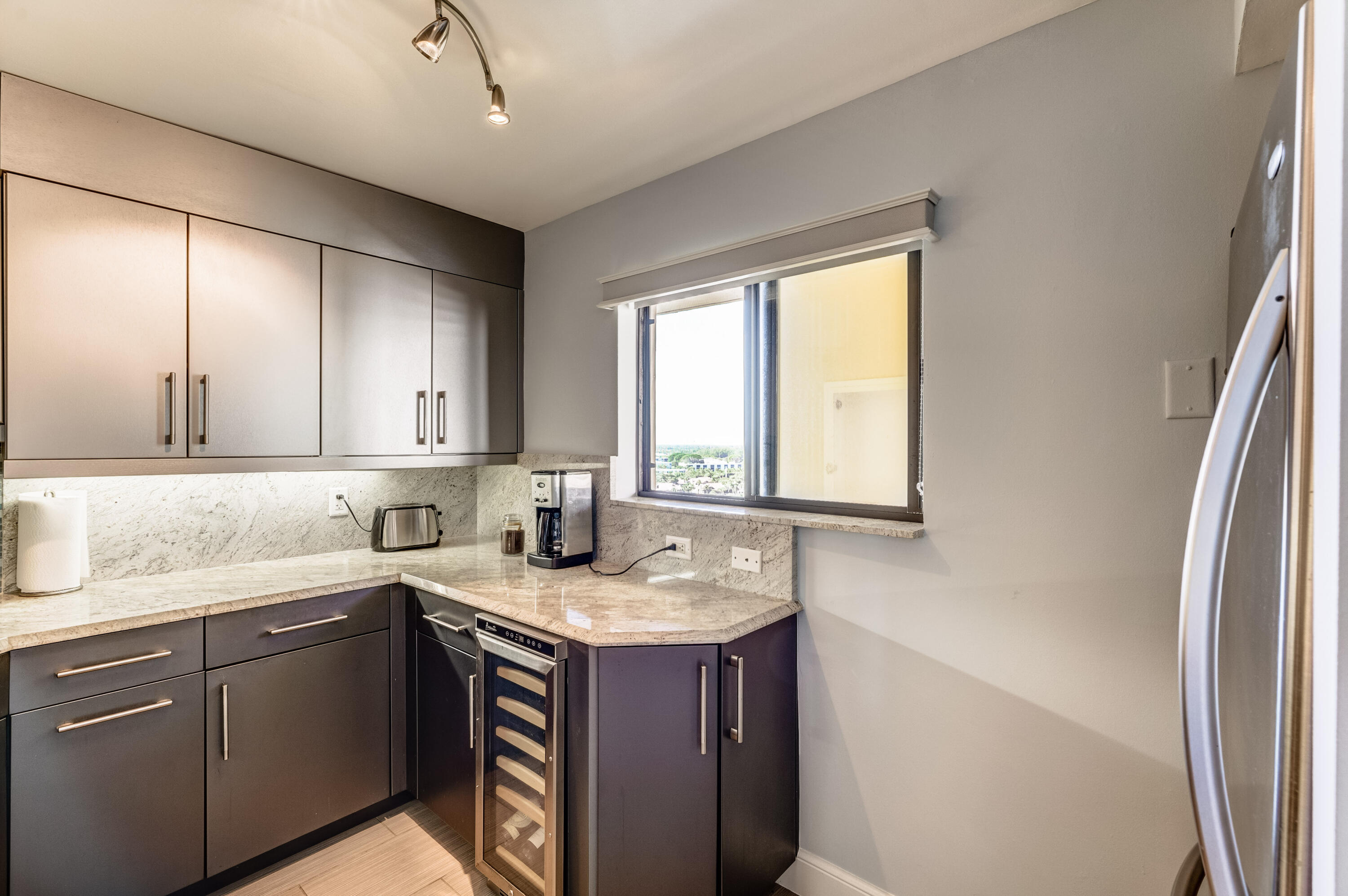 OCEAN TRAIL CONDO I - Residential Lease