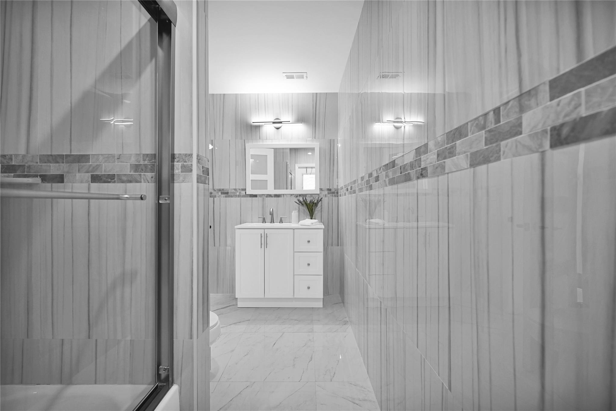 Maplewood 80-37 B - Residential