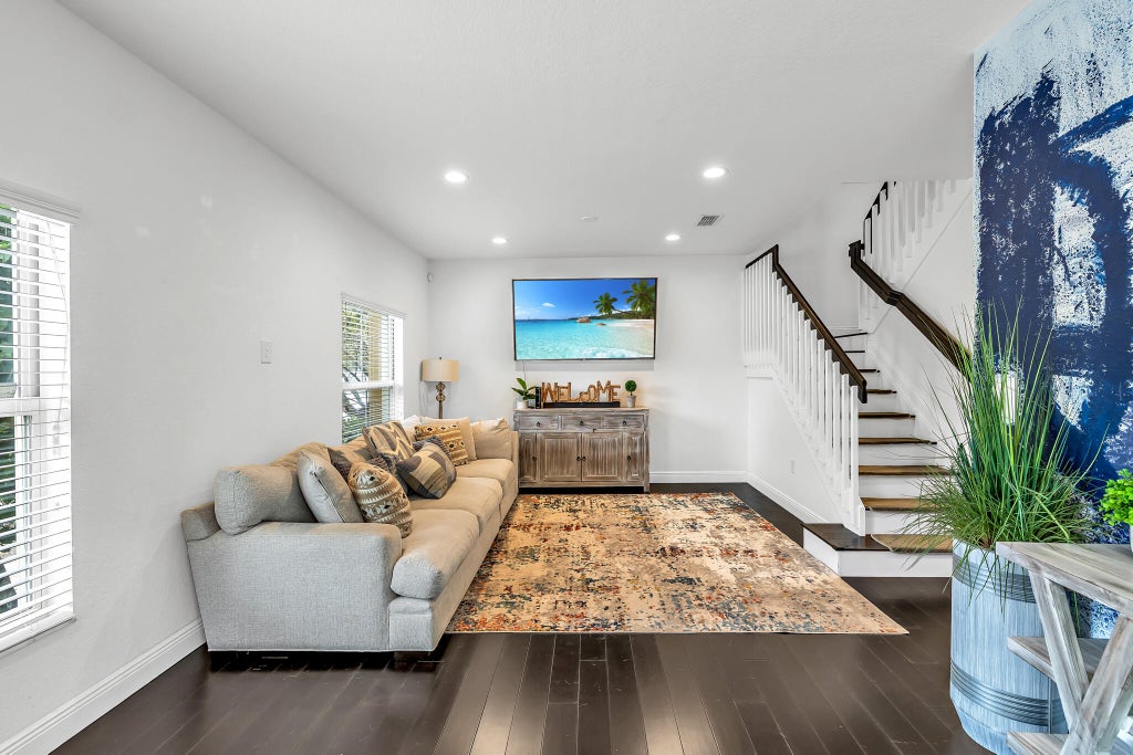 Photo of 364 Lake Monterey Circle, Boynton Beach, FL 33426 (MLS # B26044945)