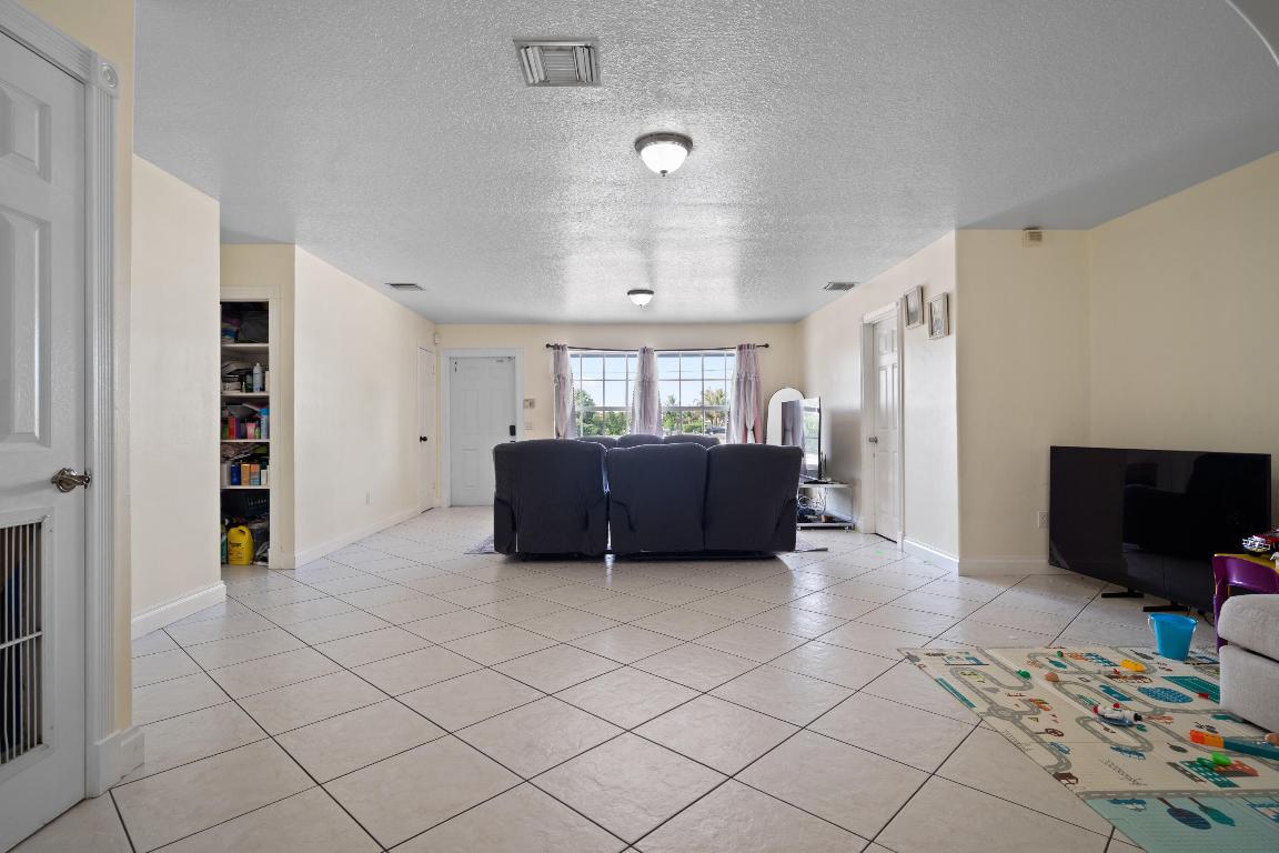 GRAMERCY PARK UNIT 4 - Residential