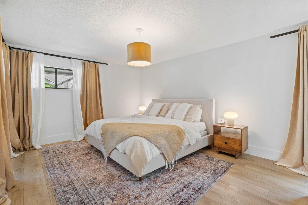 SUGAR POND MANOR OF WELLINGTON - Residential Lease