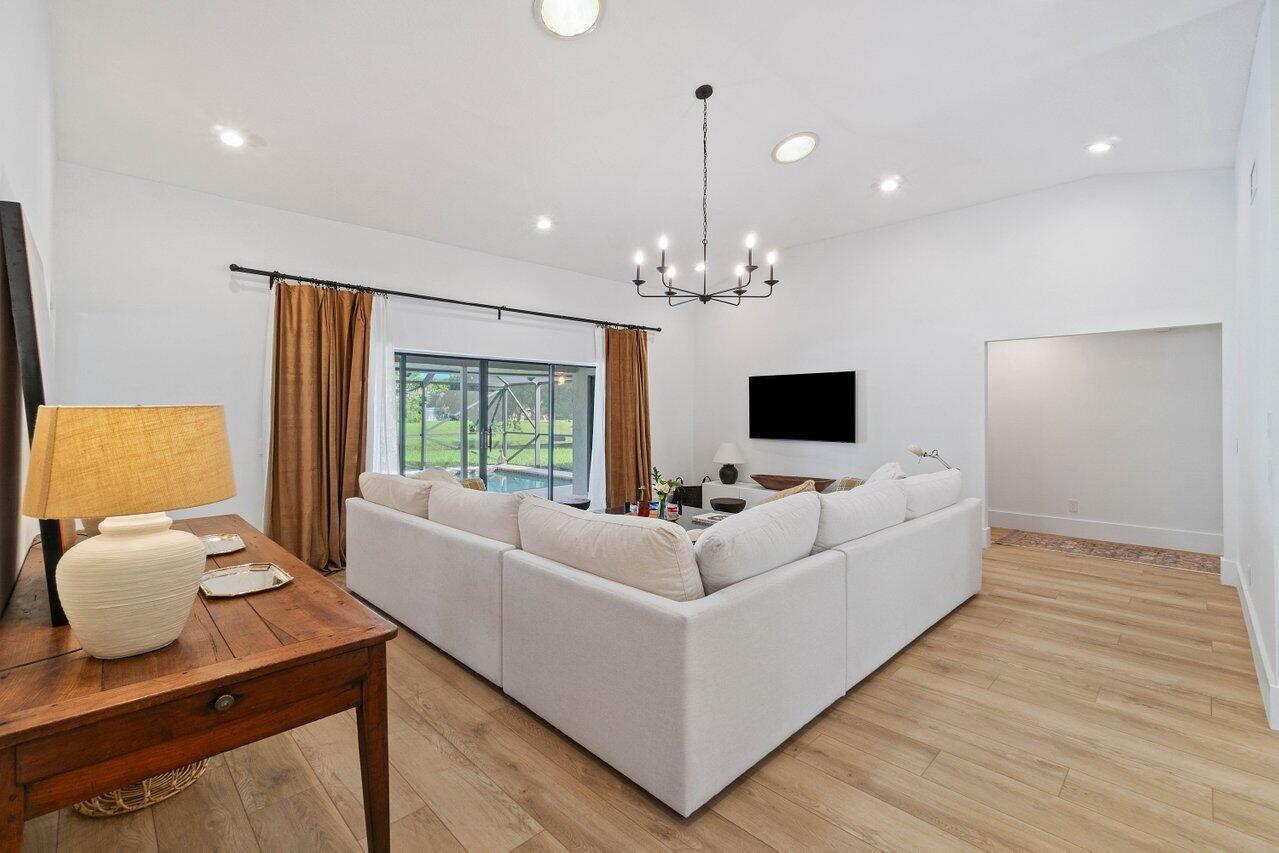 SUGAR POND MANOR OF WELLINGTON - Residential Lease