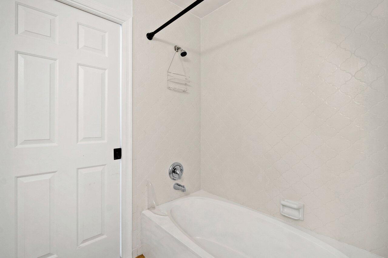 SUGAR POND MANOR OF WELLINGTON - Residential Lease