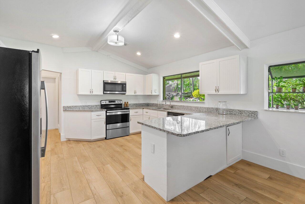 SUGAR POND MANOR OF WELLINGTON - Residential Lease