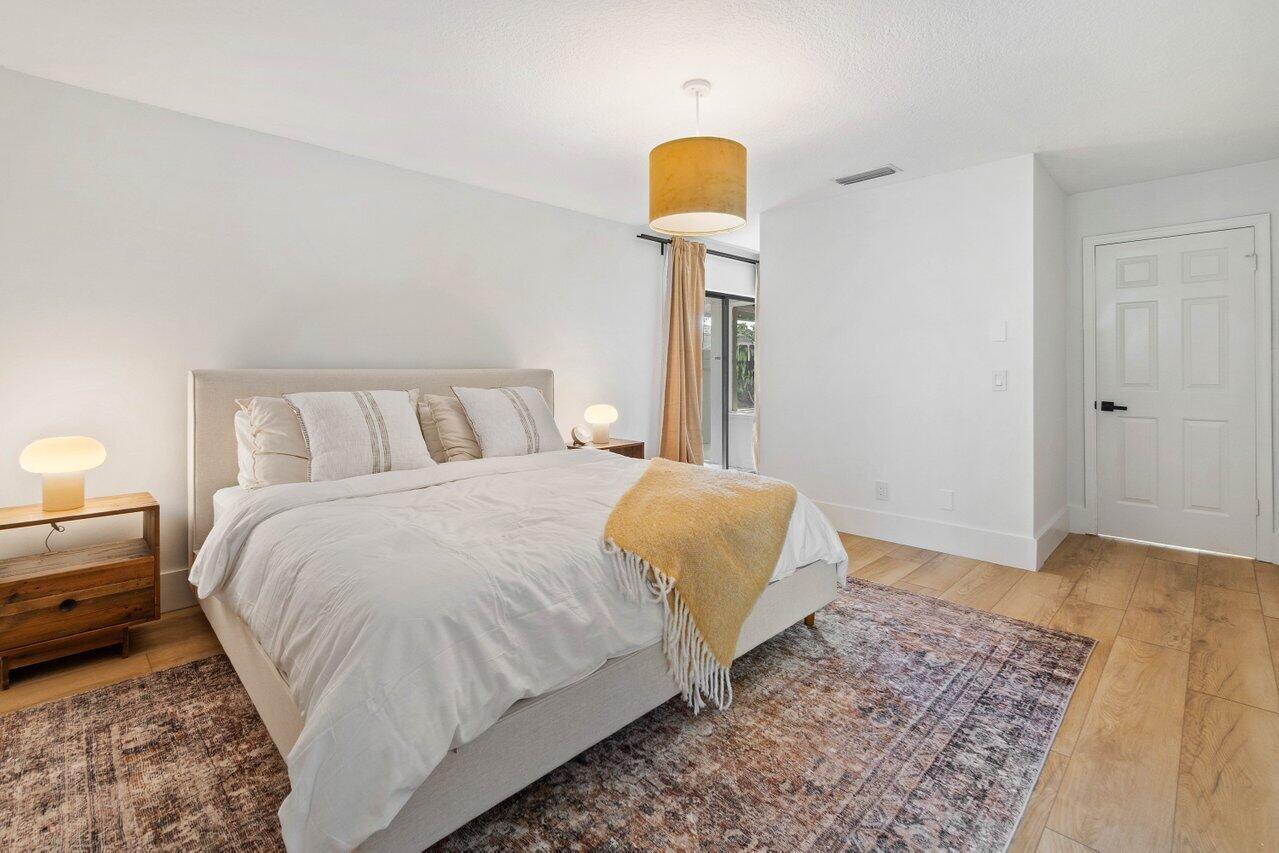 SUGAR POND MANOR OF WELLINGTON - Residential Lease