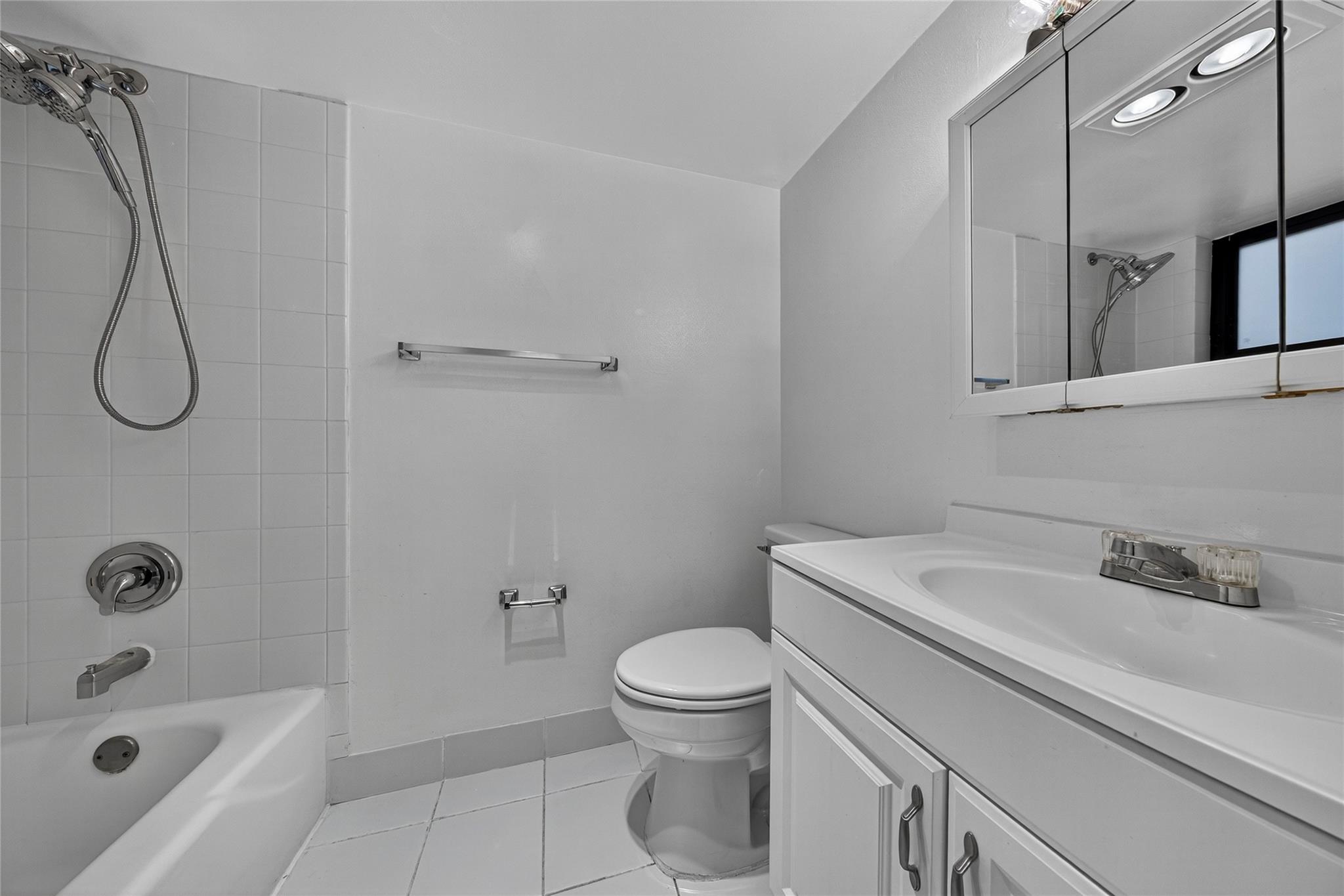 Wooler Heights 40-22 B - Residential Lease