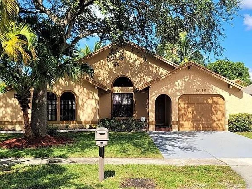 PRICE REDUCED TO RENT QUICKLY...WON'T LAST LONG...BEAUTIFUL 3/2 ON A CUL-DE-SAC IN A QUIET TREE LINED NEIGHBORHOOD. SEPARATE WASHER, DRYER ROOM. PRIVATE PATIO WITH SCREENED IN ENCLOSURE. MINUTES FROM THE SAWGRASS MALL AND I-75.RAPID APRROVAL, EASY TO SHOW, Showing time PLEASE READ BROKER REMARK BEFORE SEND OFFER