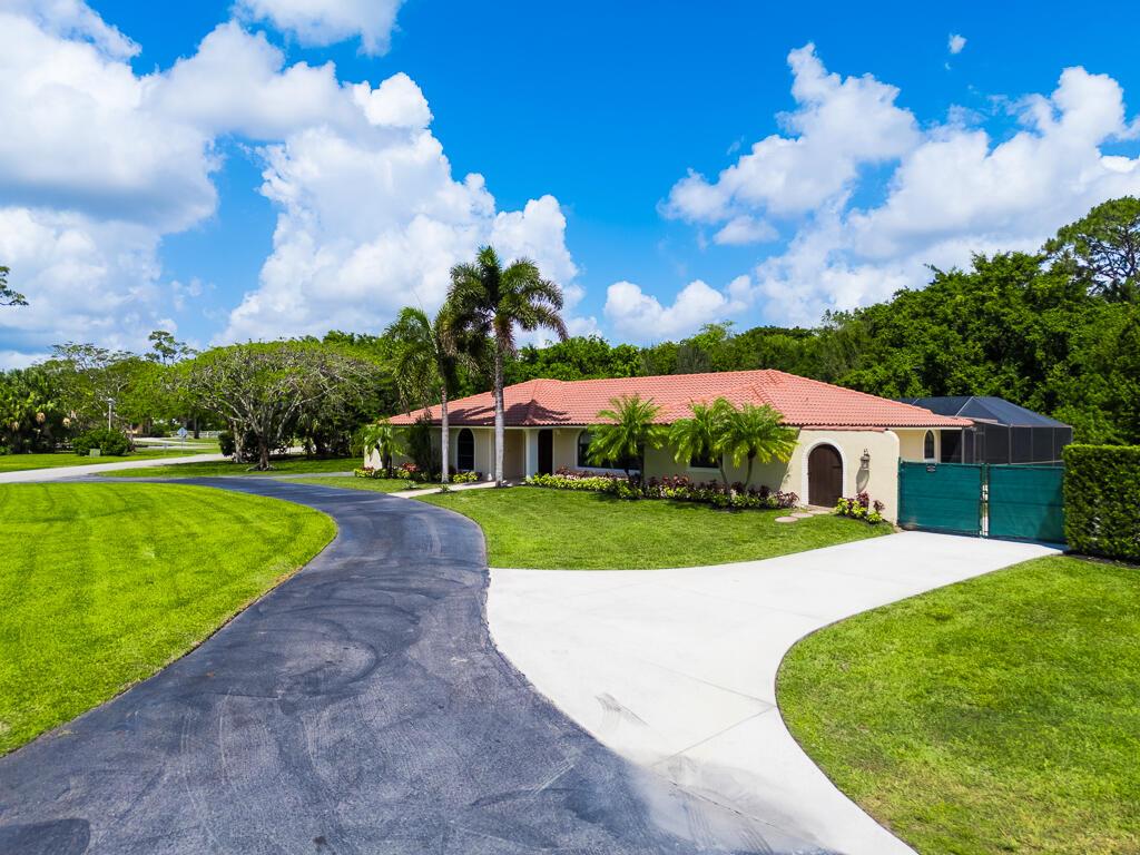 12483 Pineacre Lane