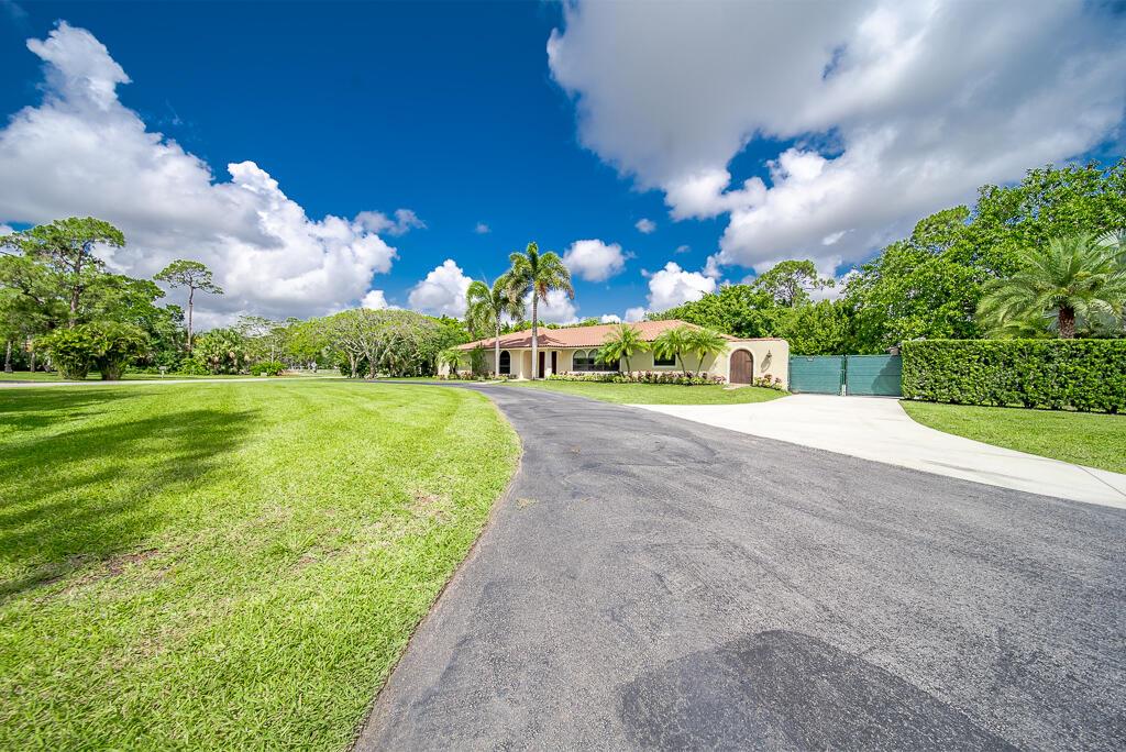 12483 Pineacre Lane