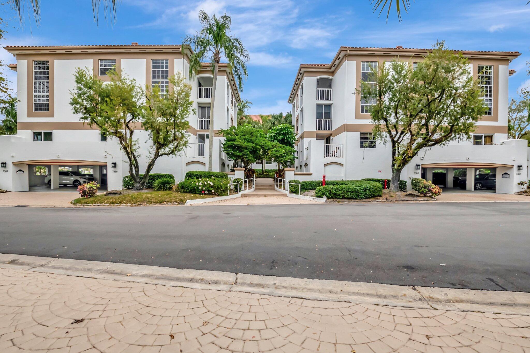 Enjoy the Florida lifestyle in this gorgeous 3rd-floor condo in Boca Grove Country Club. This unit features a spacious dining area that is perfect for entertaining, plus an enclosed balcony looking onto the 17th hole. Features include 2 bedrooms, 2 bathrooms, high ceilings, and the unit includes one covered parking space. Boca Grove amenities include access to incredible golf, 12 har-tru tennis courts, 1 red clay court, 5 pickleball courts, 2 brand new Padel courts, and a newly remodeled resort style pool and fitness center.